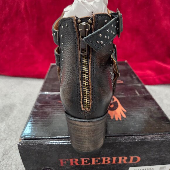 *Brand New* Gorgeous Freebird Saphire bootie with stud detail, size 9 - Picture 4 of 9